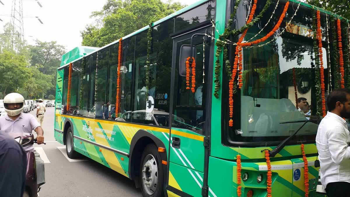 government proposed age extension of ev hydrogen and cng commercial vehicles by five years, Urdu News