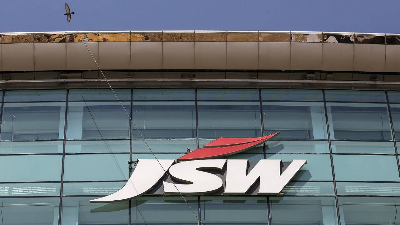 JSW set to enter e-trucks biz, seeks to drive sales