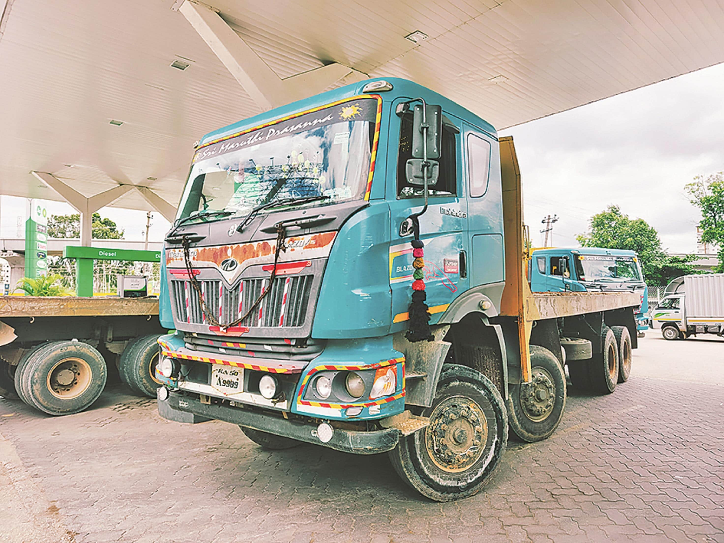 Mahindra targets 5% heavy truck share, plans to add 15 dealerships