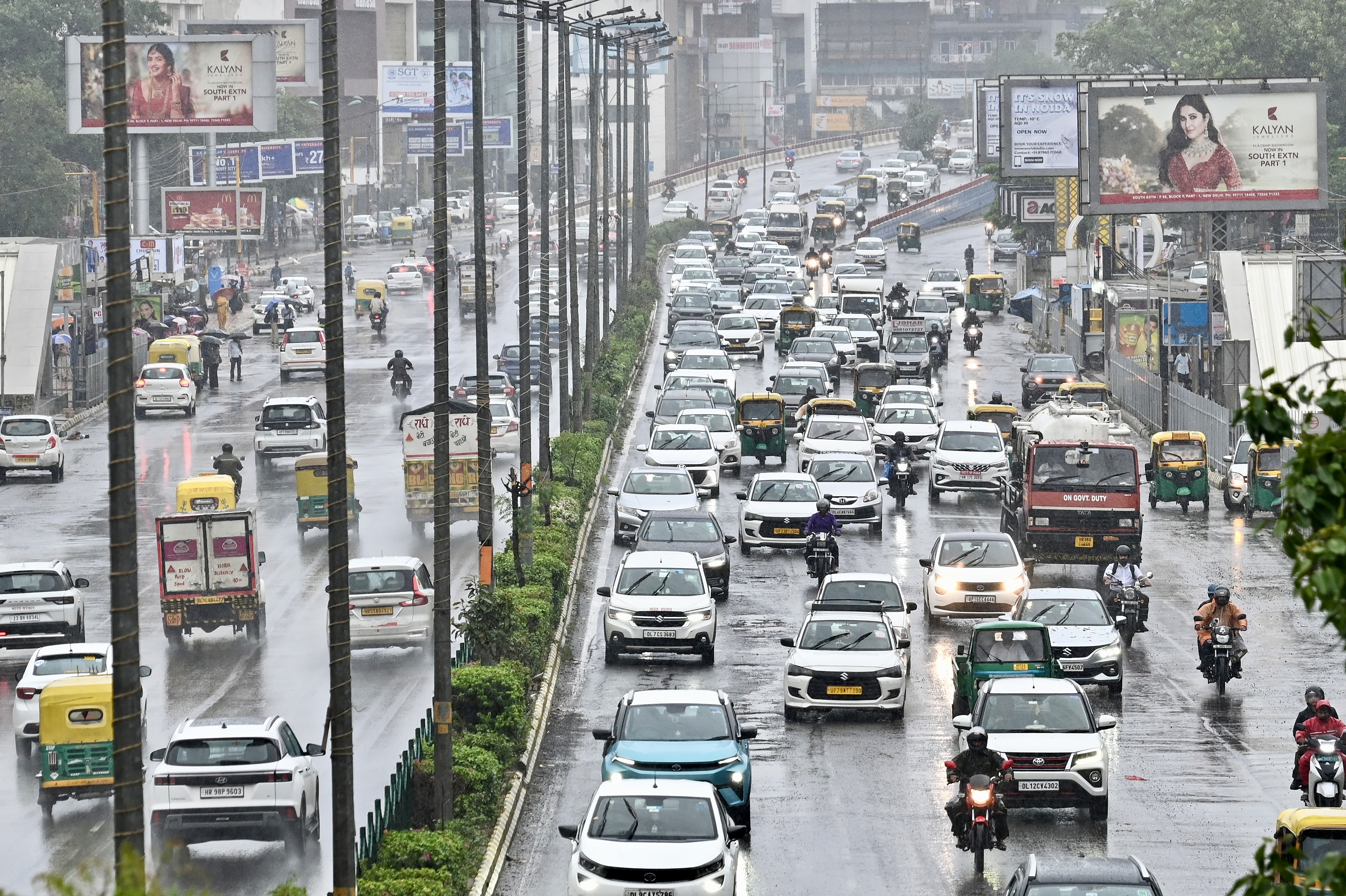 SUVs account for two in three of cars sold in India in FY26; CV sales surge 12.5 pc