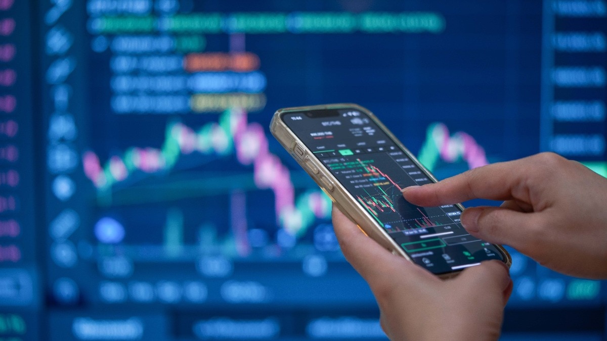 Tata Motors (CV) shares slip after strong market debut; analysts remain positive on growth outlook