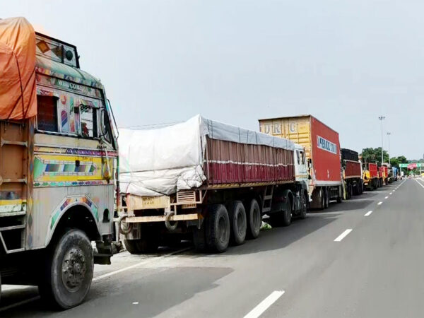 Domestic demand lifts commercial vehicle sales in April, export pressures persist