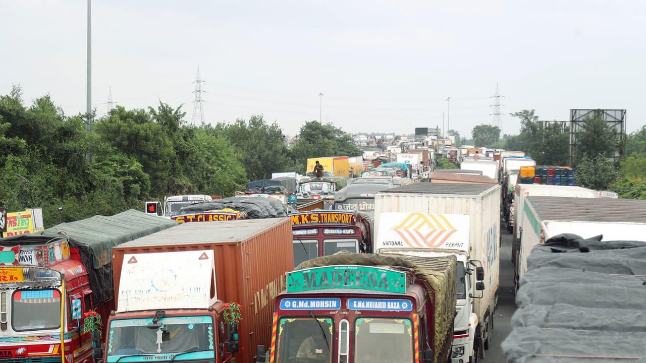 Indian M&HCV Sector Set For Upcycle, Growth Seen At 8-10%: Nomura