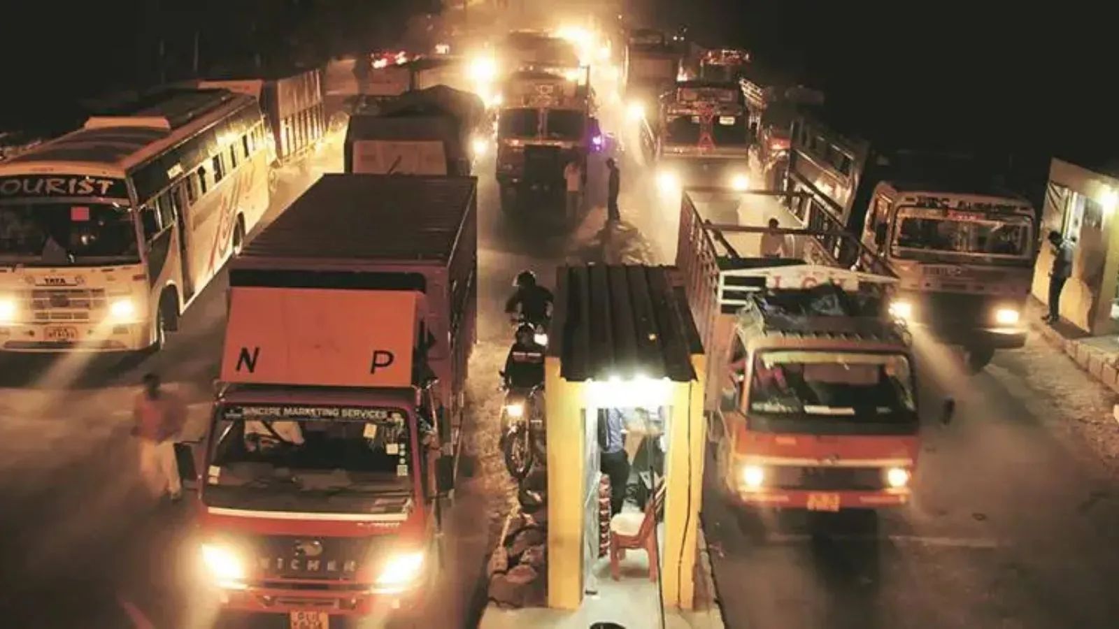 Delhi approves PARIVARTAN scheme to replace old buses, trucks with cleaner models
