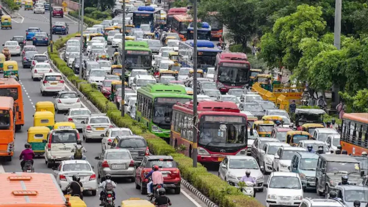 Delhi Fuel Price Hike: Taxi, Auto Drivers Announce Strike Over Petrol, Diesel And CNG Rate Surge; Check Demands