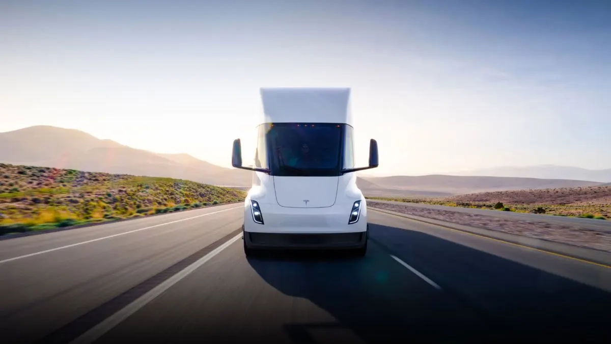 Tesla orders 500 trucks for Amazon