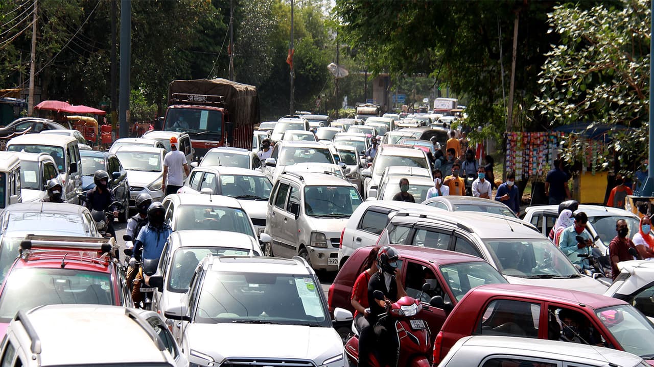 India’s Gold Demand Value Up 23%, Auto Sector Shows Mixed Festive Trends